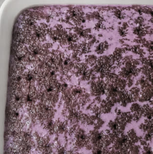 Gâteau à l'ube cuit imbibé du mélange de laits à l'ube violet | Ube Nolia