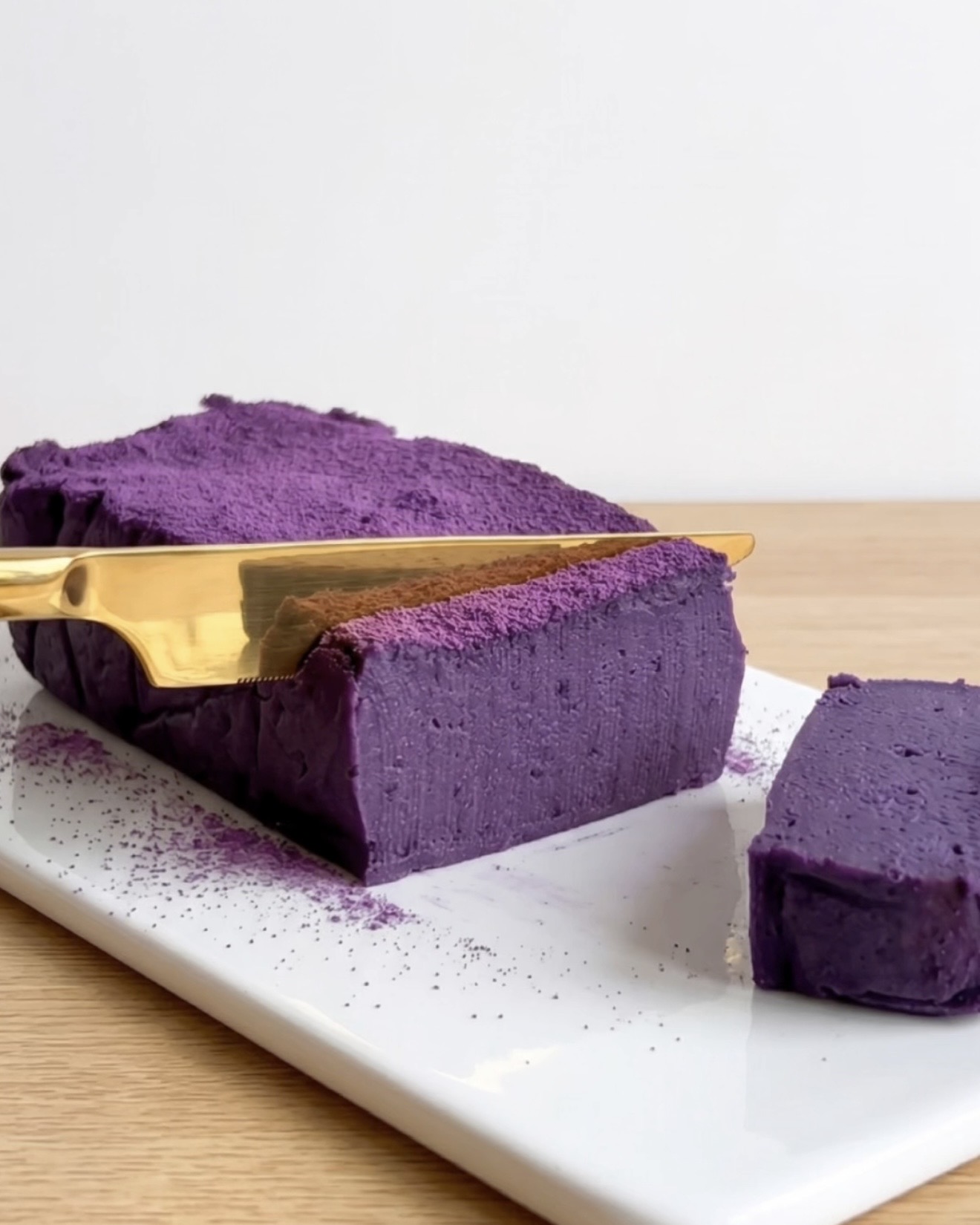 Brownies Fudge Ube au Tofu (Sain & Riche en Protéines)