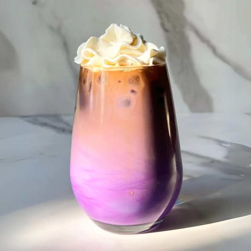 Recette de café fouetté Dalgona Ube
